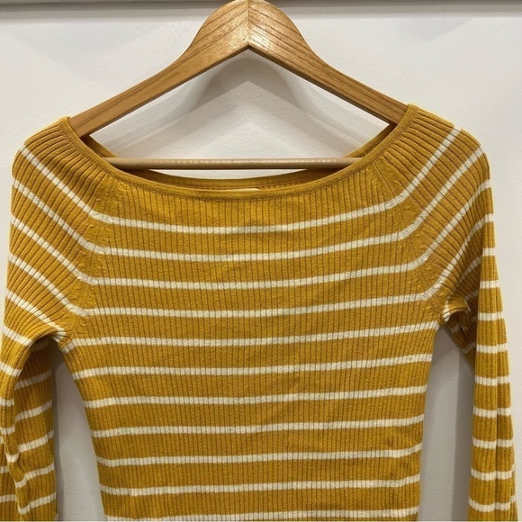 Small old navy long sleeve yellow and white striped sweater shirt - Picture 4 of 5